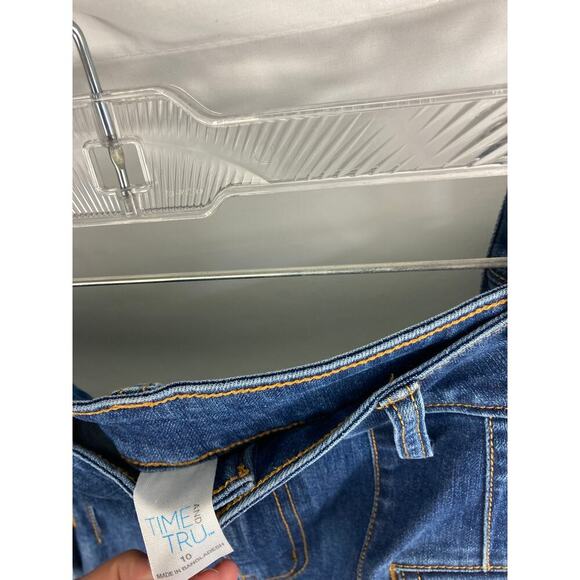 Time and True Bundle of 2, Jeans and Shorts Size 10 - Picture 3 of 4
